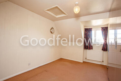4 Hunting Gate Mews-