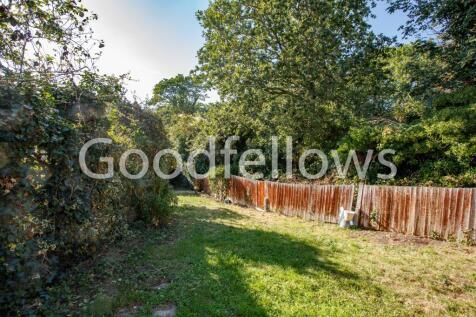 4 Hunting Gate Mews-