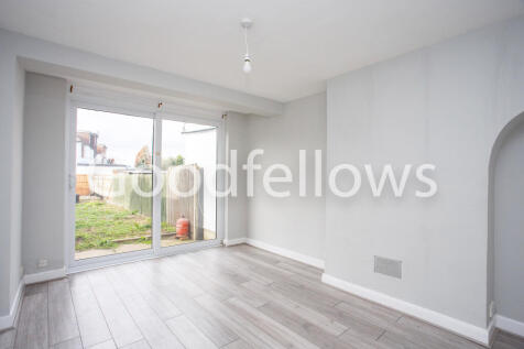 40 Wolsey Cres-4.jpg