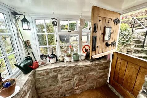 ENTRANCE PORCH