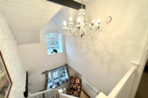 FIRST FLOOR STAIRS AND LANDING