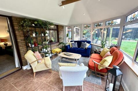 GARDEN ROOM