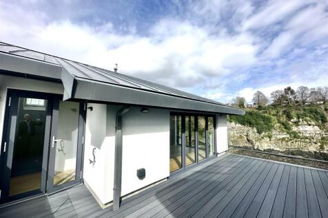 ROOF TERRACE