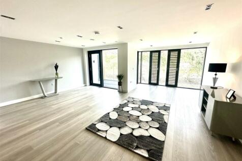 KITCHEN/FAMILY/DINING ROOM