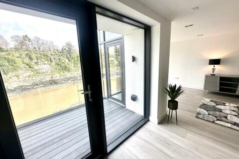 KITCHEN/FAMILY/DINING ROOM