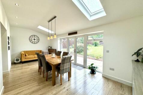 KITCHEN/DINING/FAMILY ROOM
