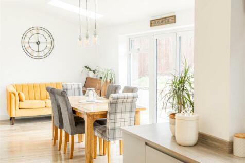 KITCHEN/DINING/FAMILY ROOM
