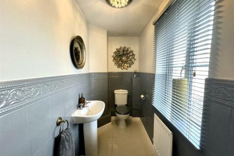 GROUND FLOOR CLOAKROOM/WC