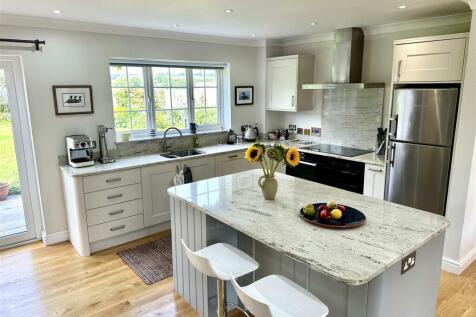 KITCHEN/FAMILY/DINING ROOM