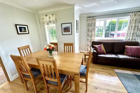 KITCHEN/FAMILY/DINING ROOM