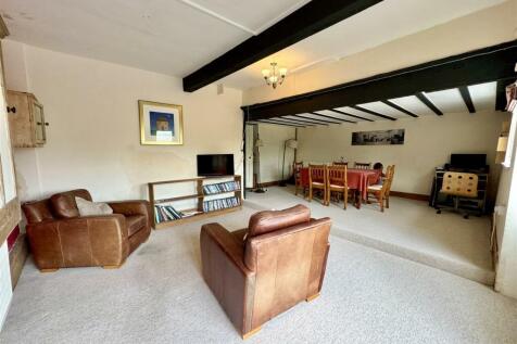 SITTING AREA