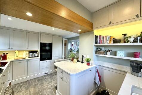 KITCHEN/BREAKFAST ROOM