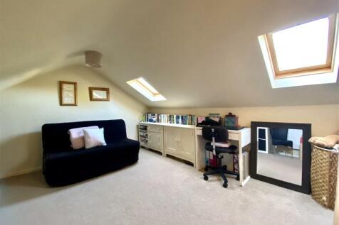 PLAYROOM/FAMILY ROOM