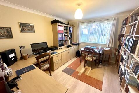 STUDY/BEDROOM 4