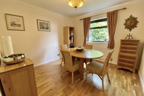 BEDROOM 4/DINING ROOM