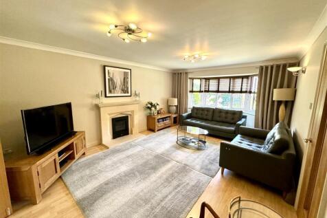 FORMAL DINING AREA