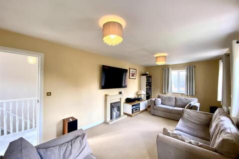 BEDROOM/FAMILY ROOM