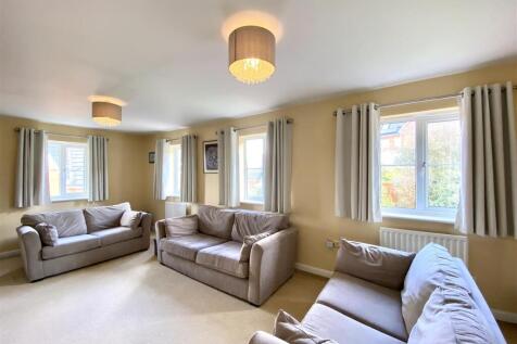 BEDROOM/FAMILY ROOM