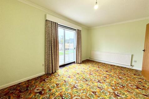 BEDROOM 1/RECEPTION ROOM