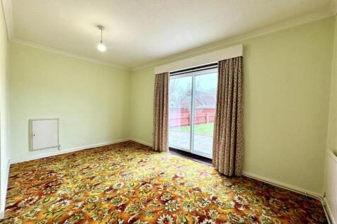 BEDROOM 1/RECEPTION ROOM