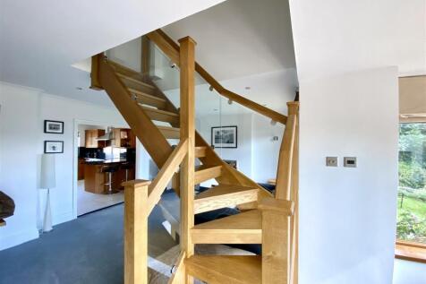 OPEN PLAN SITTING ROOM