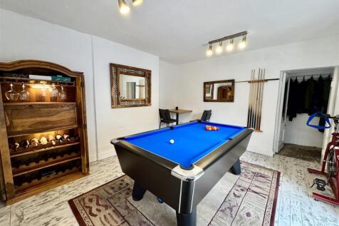 GARDEN ROOM