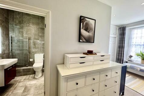DRESSING AREA