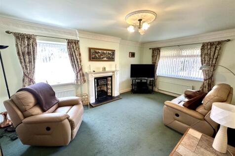 FAMILY ROOM/STUDY