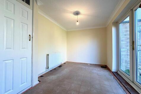 OPEN PLAN KITCHEN/DINING ROOM