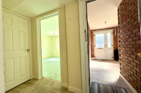 ENTRANCE PORCH