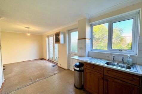 OPEN PLAN KITCHEN/DINING ROOM