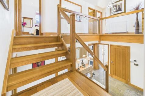 FIRST FLOOR STAIRS AND LANDING