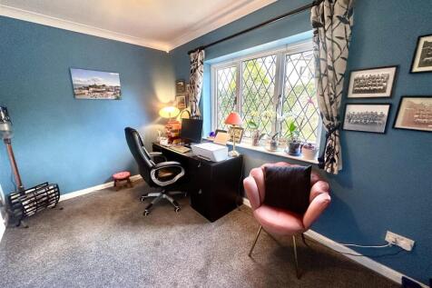STUDY/BEDROOM 4