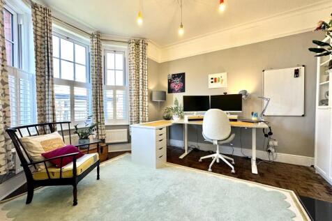 STUDY/RECEPTION ROOM