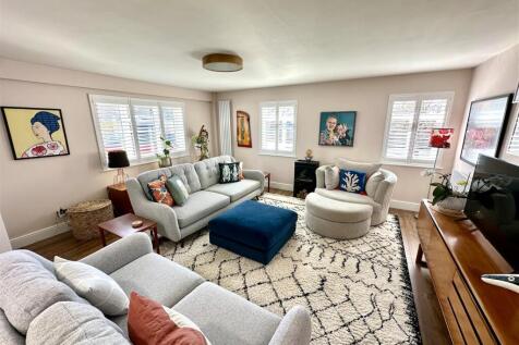 KITCHEN/DINING/FAMILY ROOM