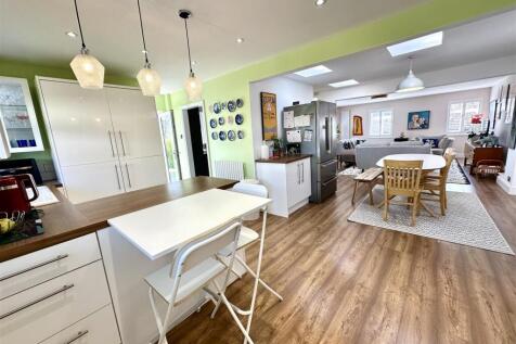 KITCHEN/DINING/FAMILY ROOM
