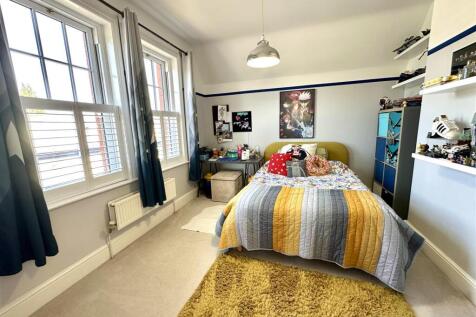 BEDROOM 2