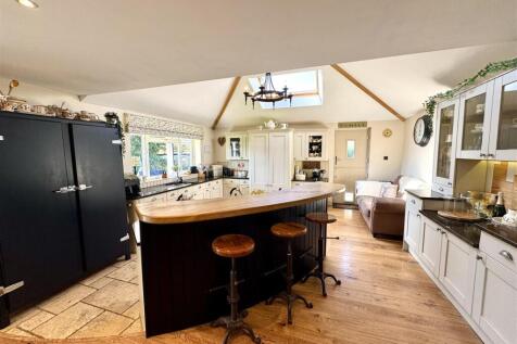 OPEN/PLAN KITCHEN/DINING/FAMILY ROOM