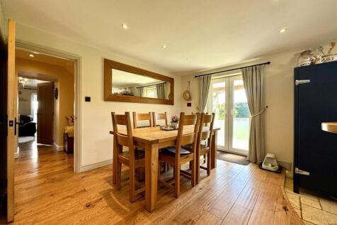 OPEN/PLAN KITCHEN/DINING/FAMILY ROOM