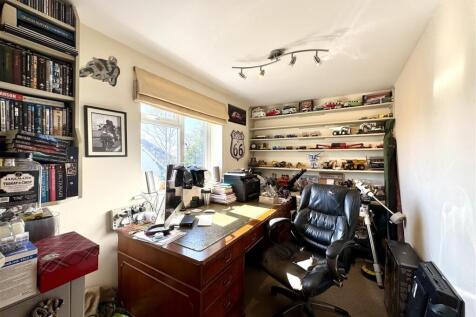 BEDROOM 5
