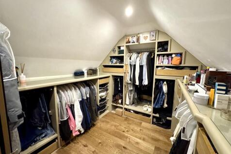 DRESSING ROOM