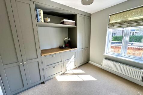 STUDY/DINING ROOM