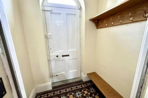 ENTRANCE PORCH