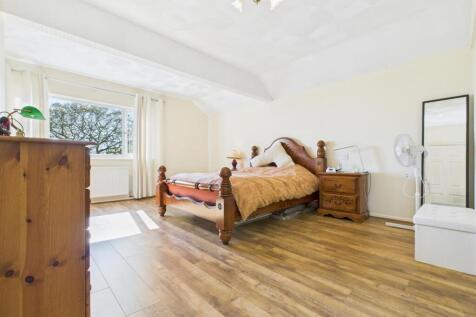 PRINCIPAL BEDROOM SUITE