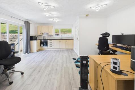 OPEN PLAN KITCHEN/DINING/LIVING SPACE