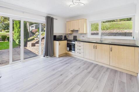 OPEN PLAN KITCHEN/DINING/LIVING SPACE