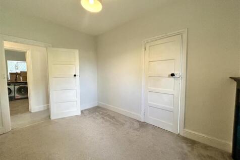 Bedroom 1.jpeg