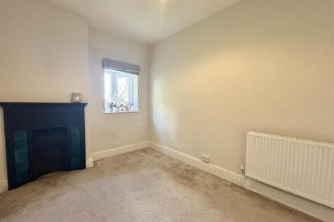 Bedroom 1.jpeg