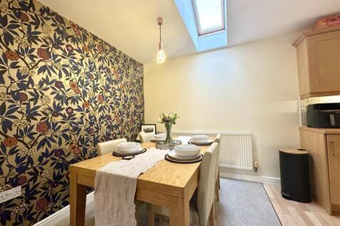 OPEN PLAN KITCHEN/DINER