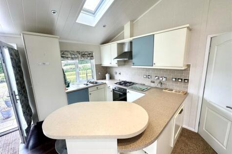 OPEN PLAN KITCHEN/LIVING/DINING ROOM
